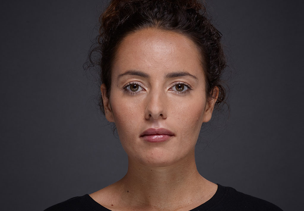 Woman face with brown eyes and brown hairs | Fillmed