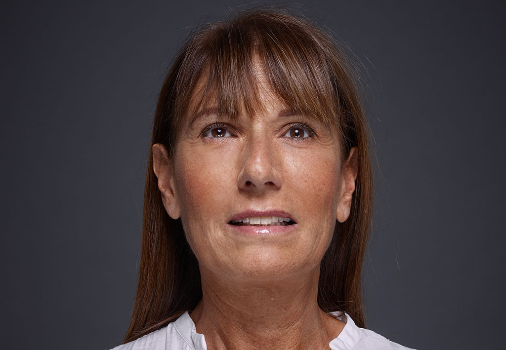 Woman face with brown eyes and brown hairs | Fillmed